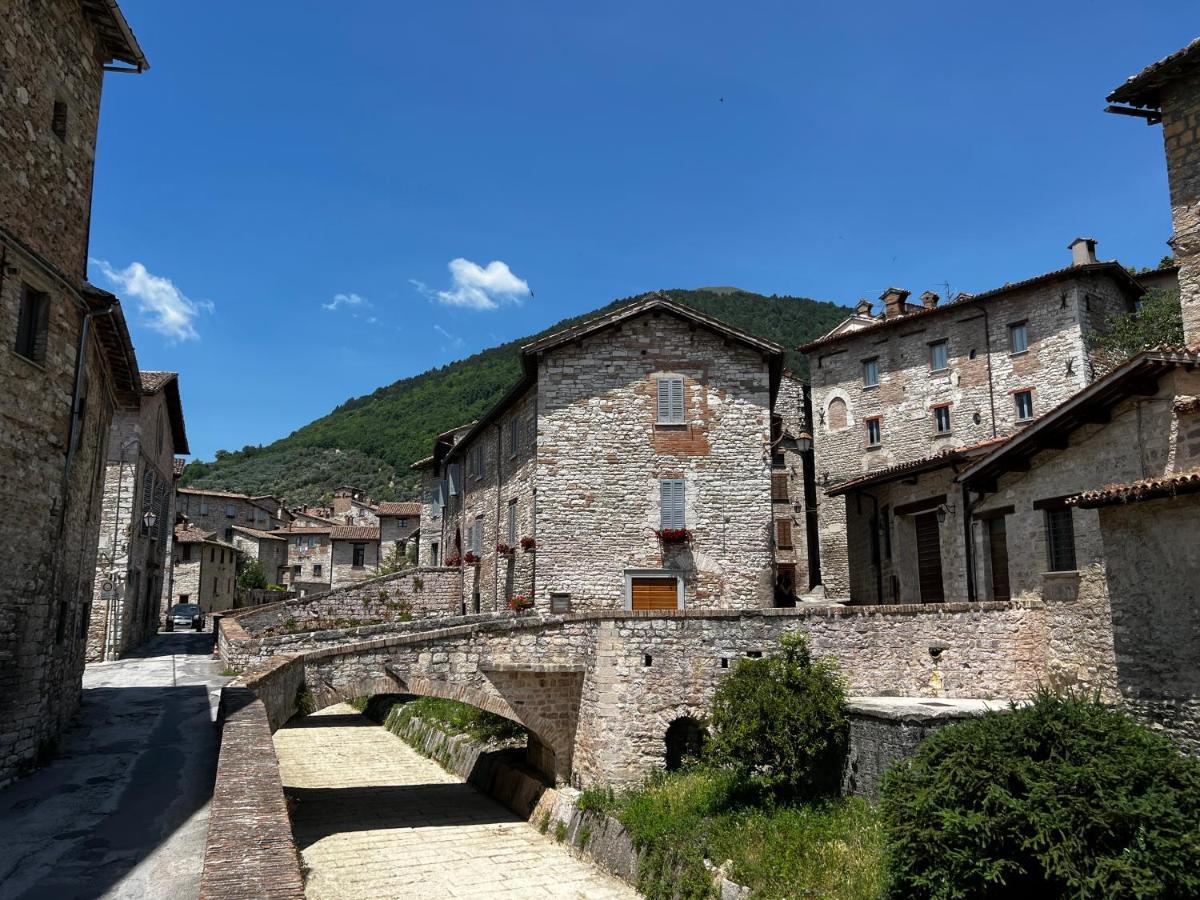 Dimora Casina Dell'Abbondanza Apartment Gubbio Bagian luar foto